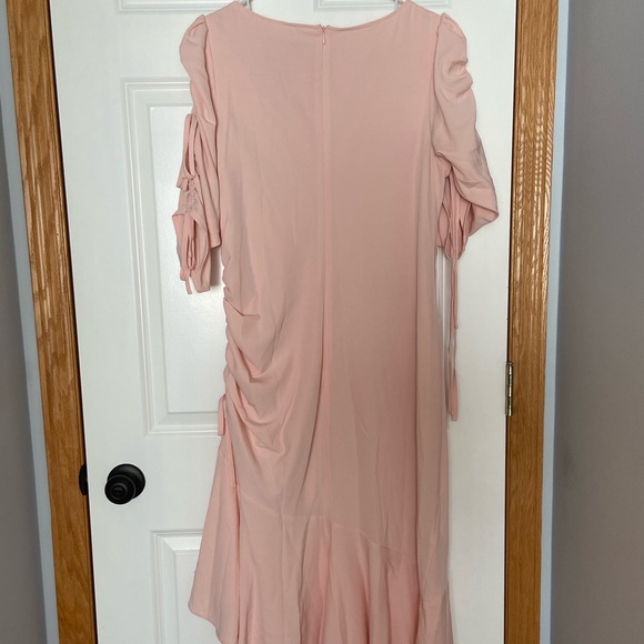 🌸 Light Pink Dress - Picture 5 of 12